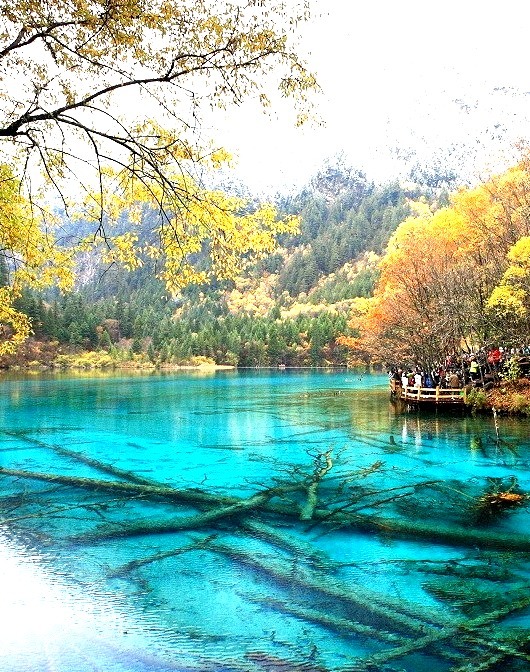 The beautiful lakes of Jiuzhaigou Valley in Sichuan, China